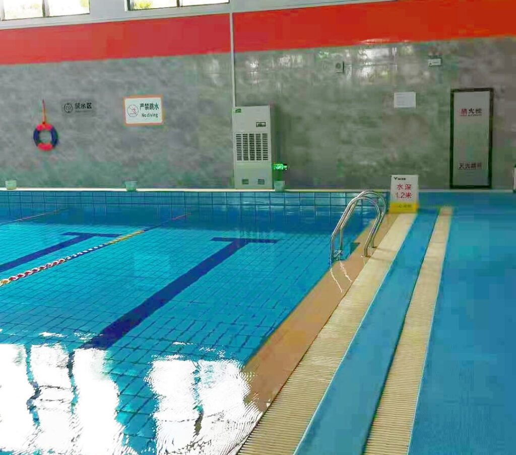 swimming pool public 1