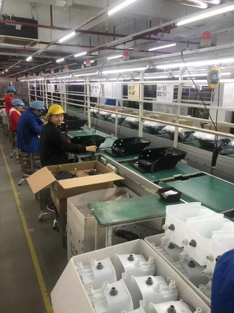 Wall humidifier production team (4)