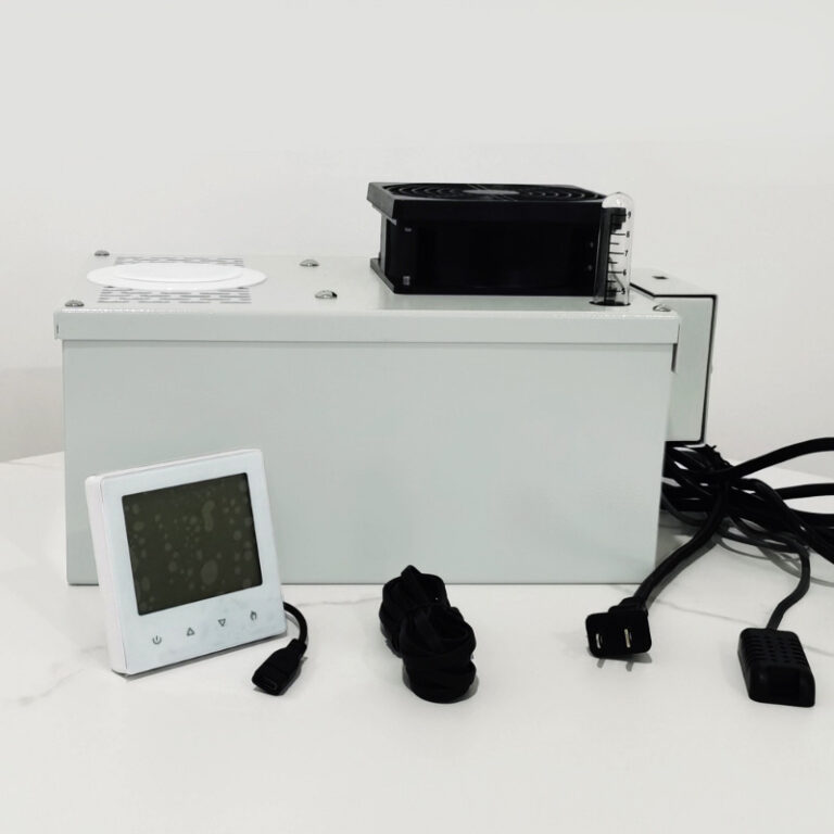 YC-100(10.9) cigar humidifier with parts
